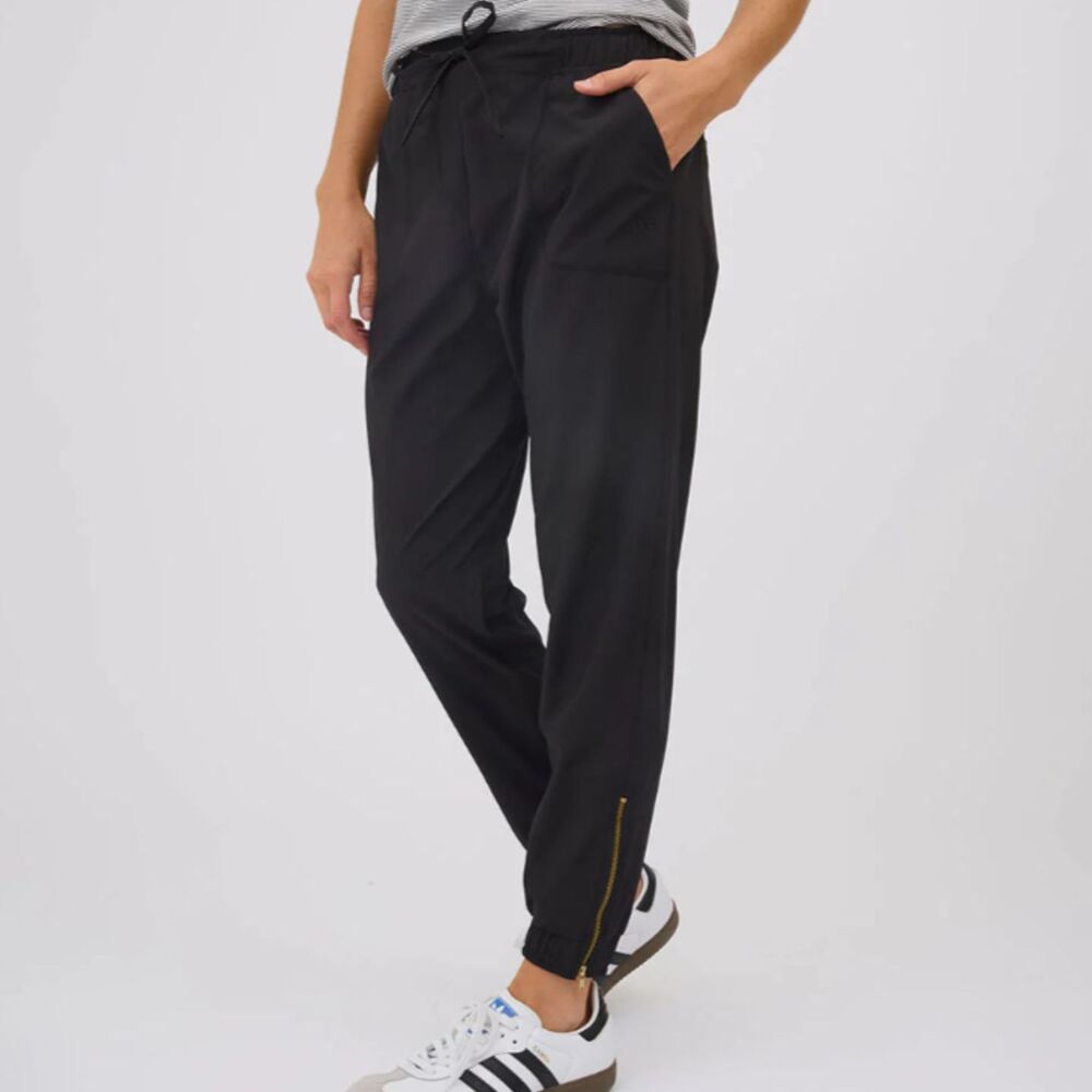 Albion | Jettsetter Gold Zip Athletic Joggers in Black | Medium Petite
